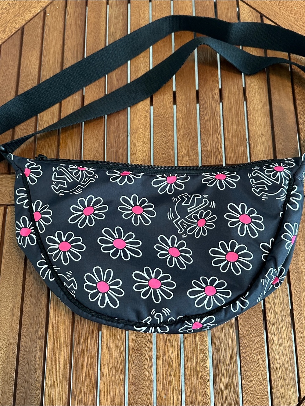 Keith Haring x Uniqlo Round Mini Shoulder Bag Limited Edition Black Graffiti NWT